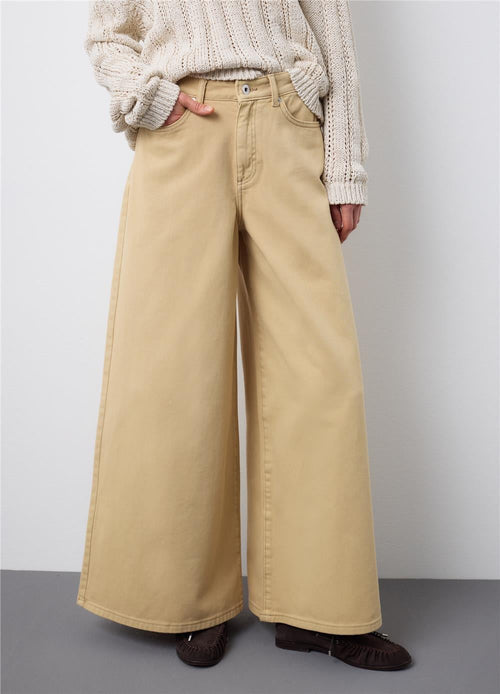 Bej Regular Kesimli İspanyol Paça Saf Denim Kot Pantolon