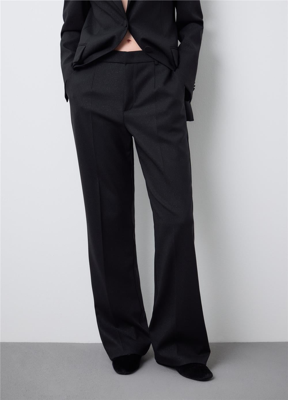Siyah Düz Kesim Esnek Yün Karışımı Pantolon